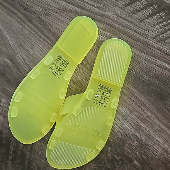 QUPID NEON YELLOW JELLY SANDAL SLIDES 6 - Picture 6 of 6